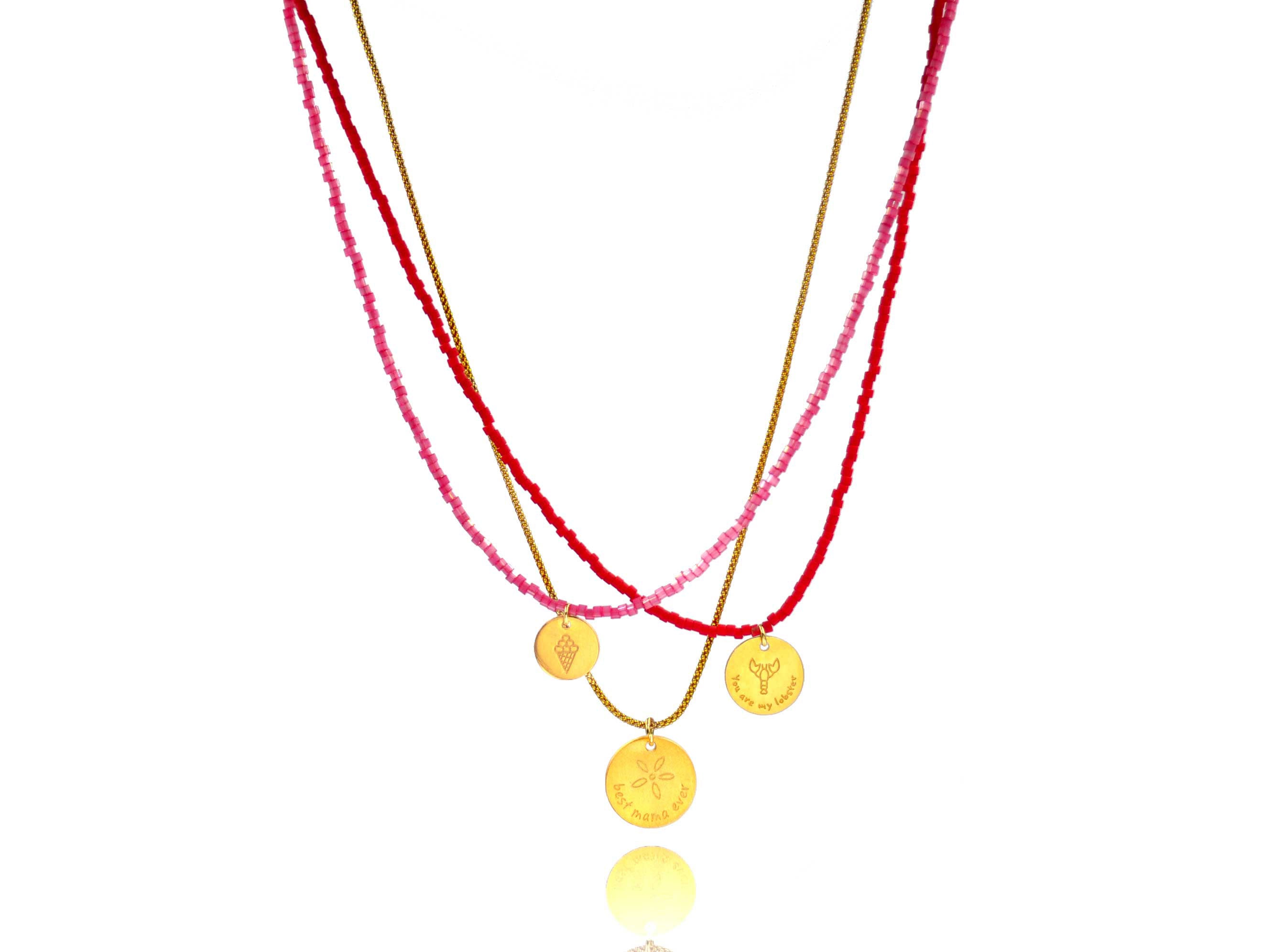 A combo in red tones of 3 necklaces made of japanese miyuki beads, silver 925 gold plated chains, combined with silver 925 gold plated round charms with messages.